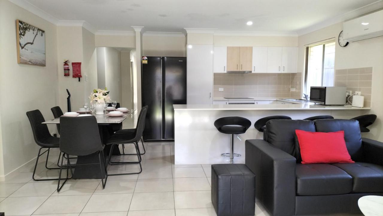 Theme Parks Ultimate House Modern 5bedroom 2bath 3tv Netflix Holiday home Gold Coast