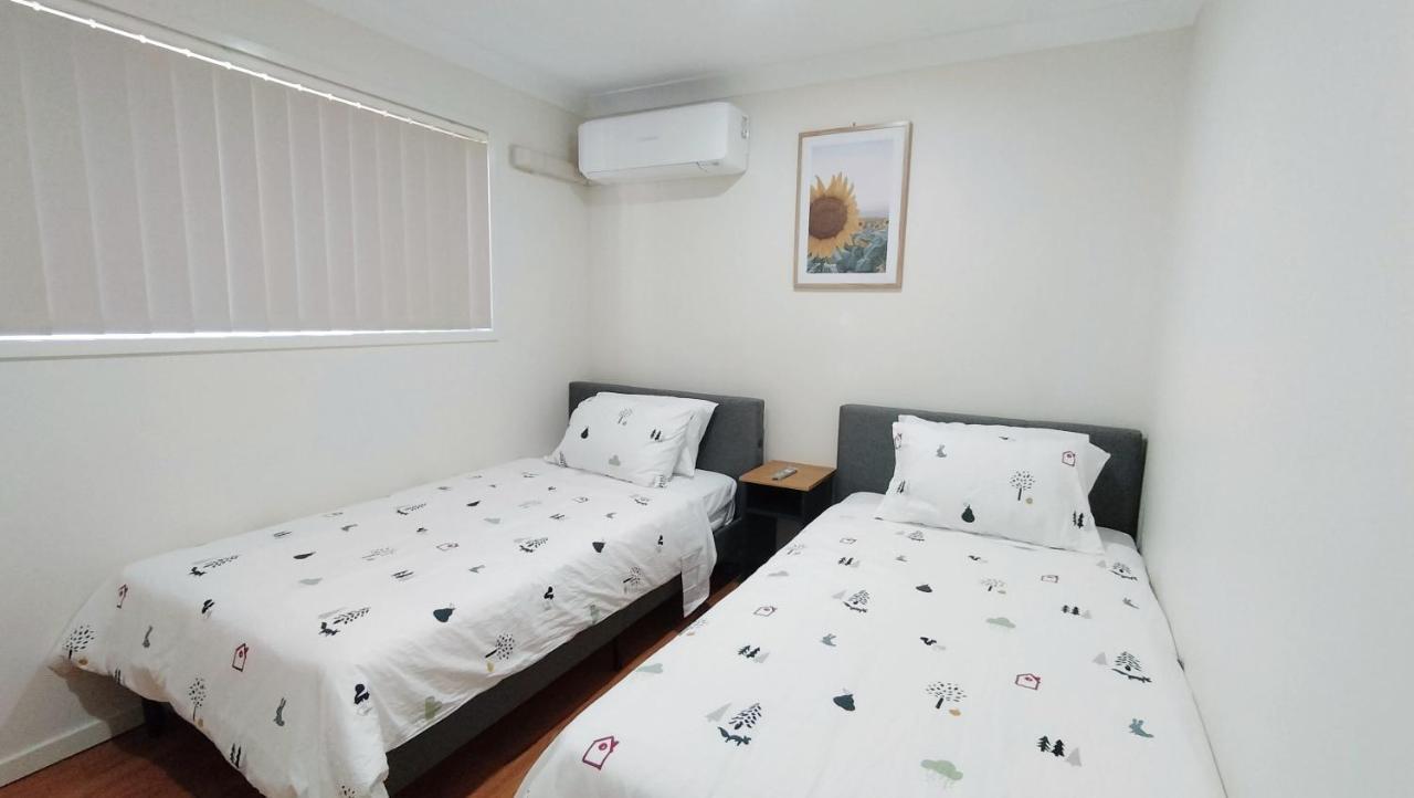 Theme Parks Ultimate House Modern 5bedroom 2bath 3tv Netflix Holiday home Gold Coast